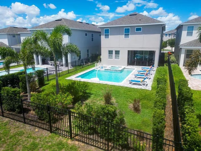 Image No.44-6 Bed Property for sale