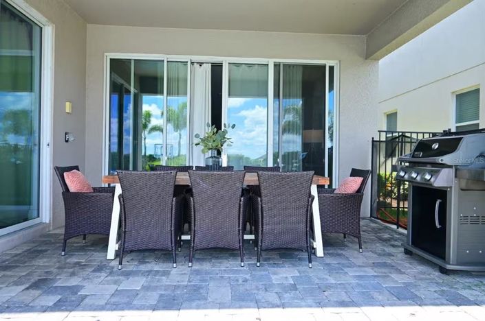 Image No.5-6 Bed Property for sale