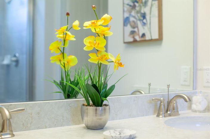 Image No.50-6 Bed Property for sale