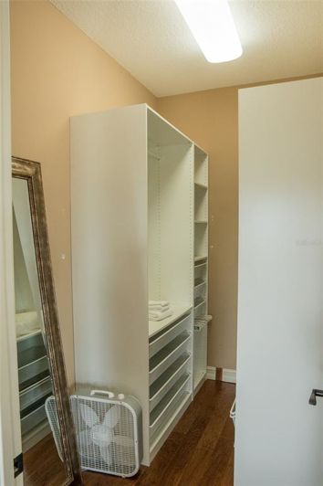 Image No.25-4 Bed Property for sale