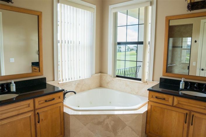 Image No.26-4 Bed Property for sale