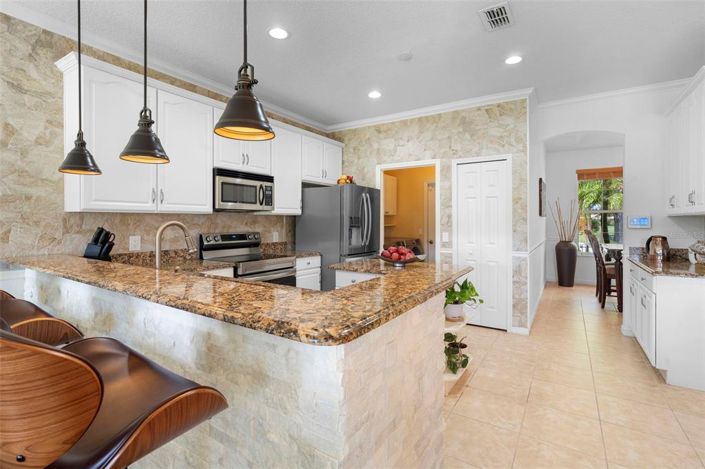 Image No.12-4 Bed Property for sale