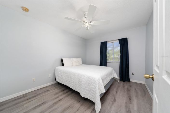 Image No.17-5 Bed Property for sale