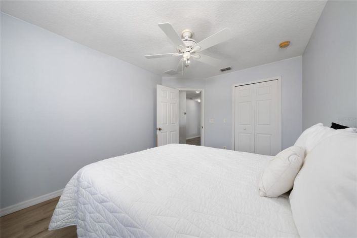 Image No.19-5 Bed Property for sale