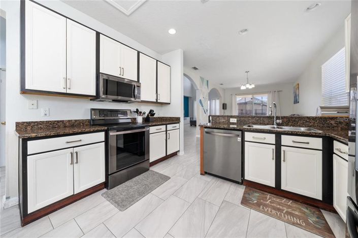 Image No.8-5 Bed Property for sale