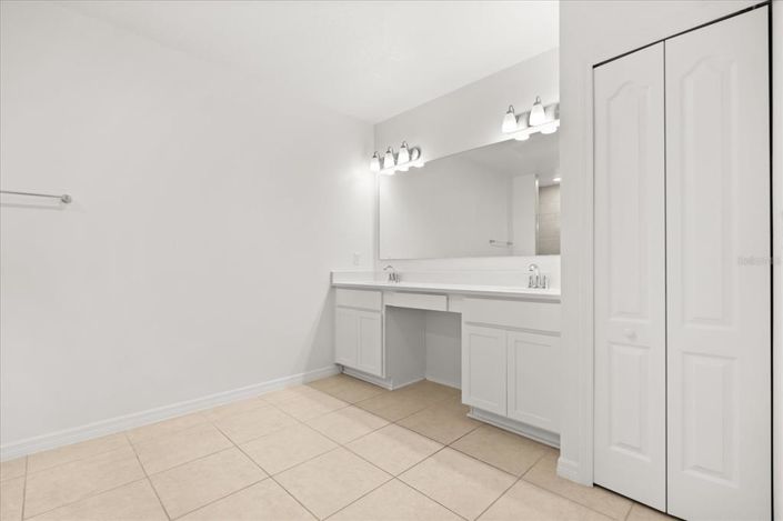 Image No.18-4 Bed Property for sale