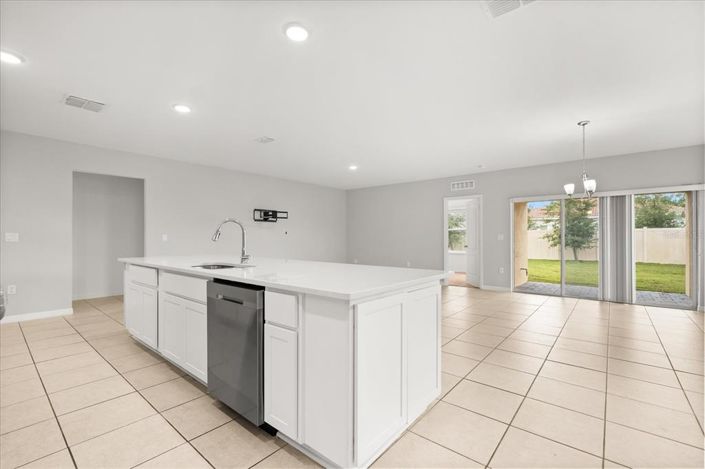 Image No.8-4 Bed Property for sale