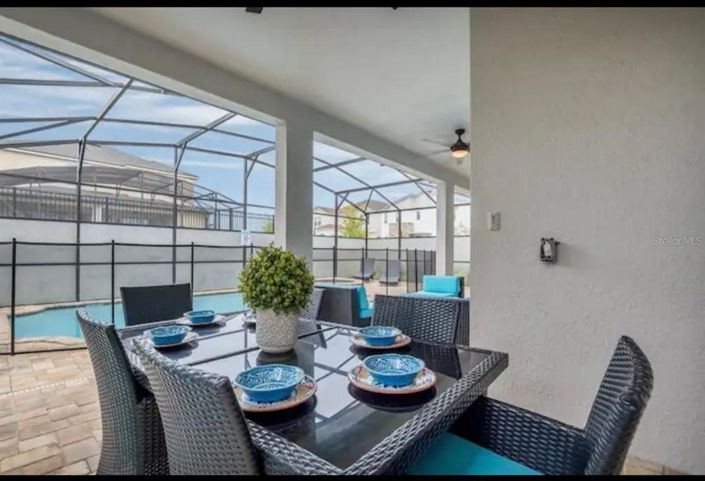 Image No.40-6 Bed Property for sale