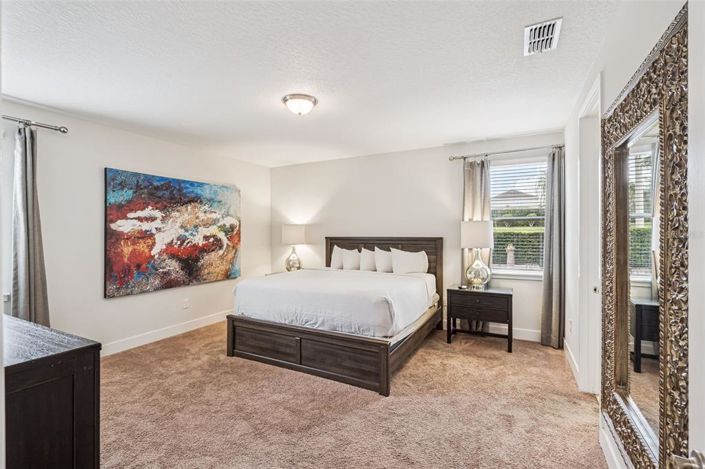 Image No.12-5 Bed Property for sale