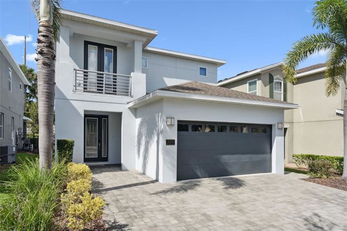 Image No.2-5 Bed Property for sale