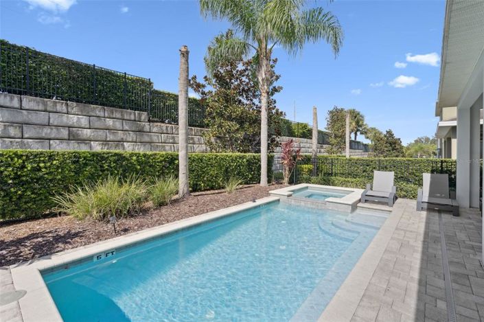 Image No.30-5 Bed Property for sale