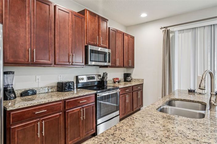 Image No.9-5 Bed Property for sale