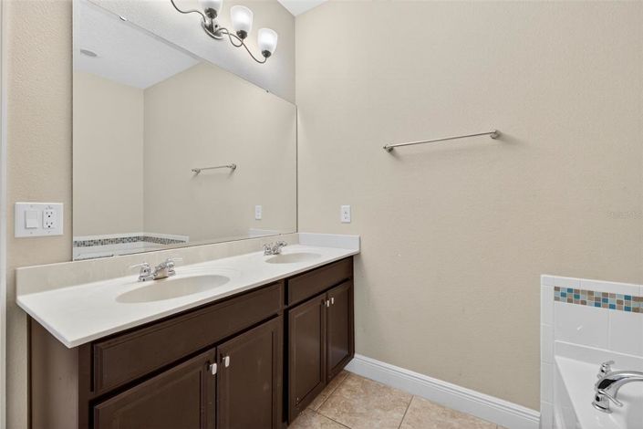 Image No.16-5 Bed Property for sale