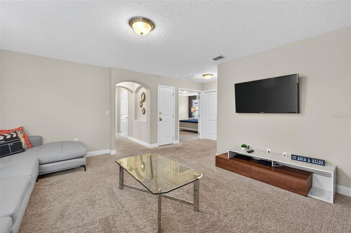 Image No.24-5 Bed Property for sale