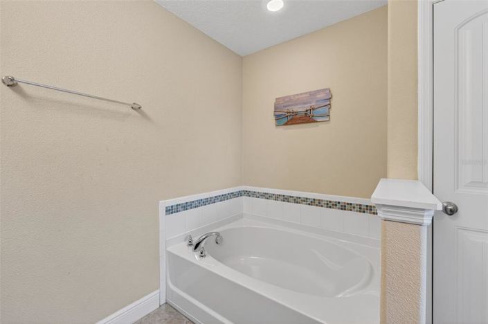 Image No.29-5 Bed Property for sale