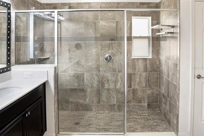 Image No.28-4 Bed Property for sale