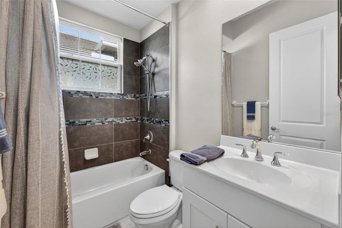 Image No.50-3 Bed Property for sale