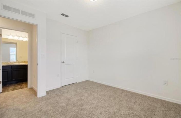 Image No.13-3 Bed Townhouse for sale