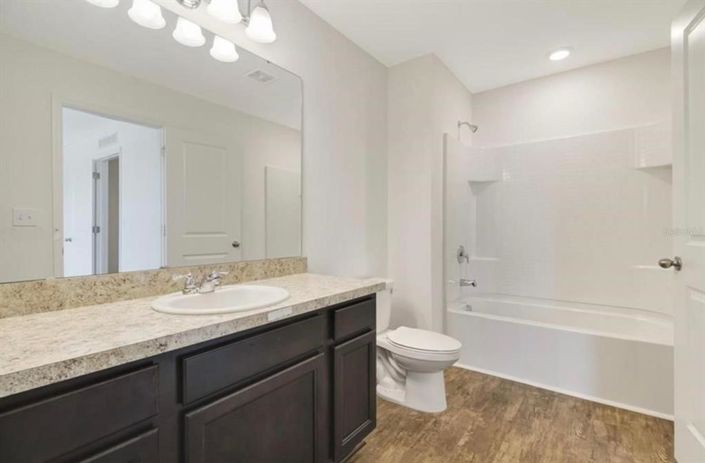 Image No.16-3 Bed Townhouse for sale