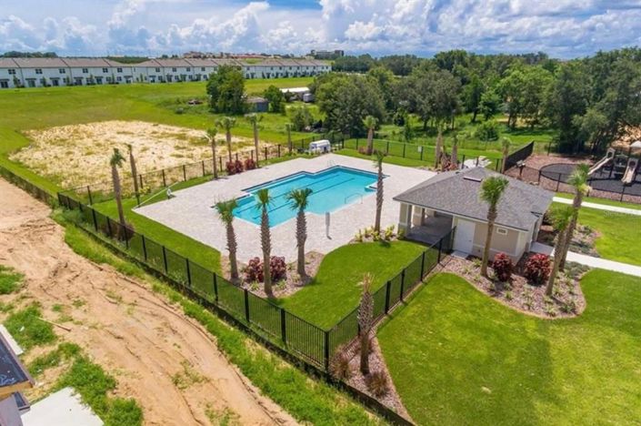 Image No.28-3 Bed Townhouse for sale