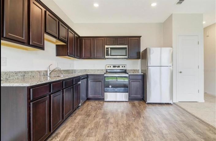 Image No.8-3 Bed Townhouse for sale