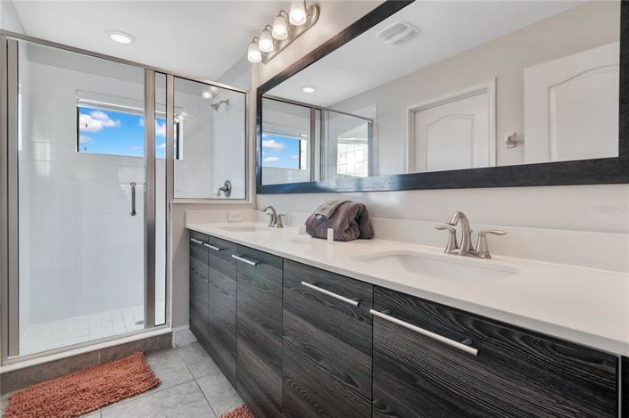 Image No.17-4 Bed Property for sale