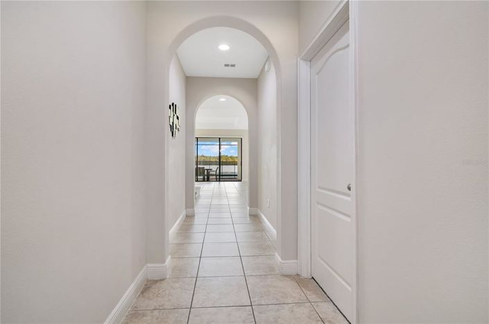 Image No.4-4 Bed Property for sale