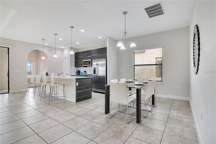 Image No.8-4 Bed Property for sale