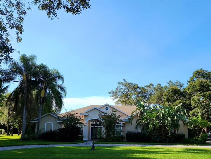 Image No.2-4 Bed Property for sale