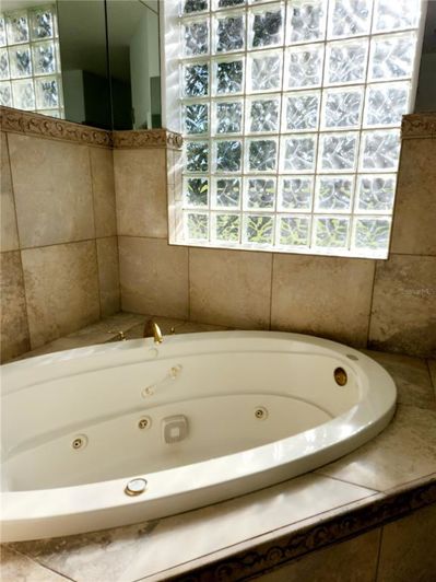 Image No.41-4 Bed Property for sale