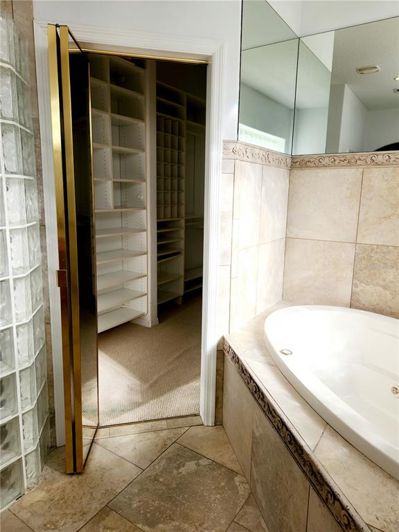 Image No.42-4 Bed Property for sale