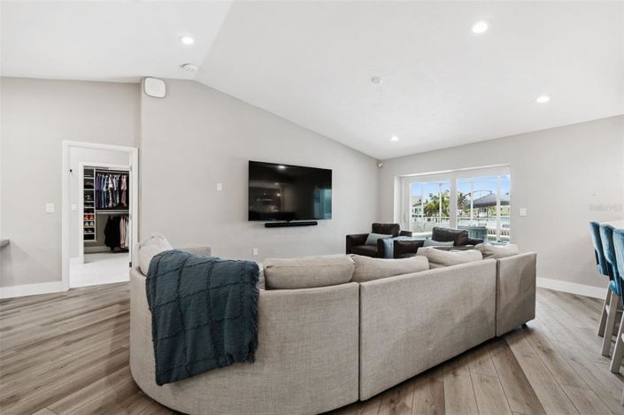 Image No.49-3 Bed Property for sale