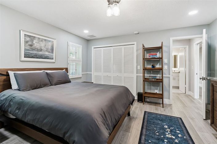 Image No.56-3 Bed Property for sale