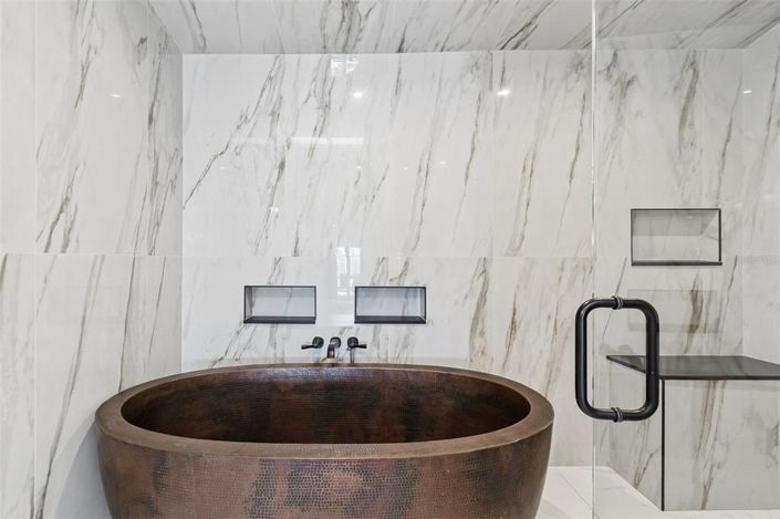 Image No.7-3 Bed Property for sale