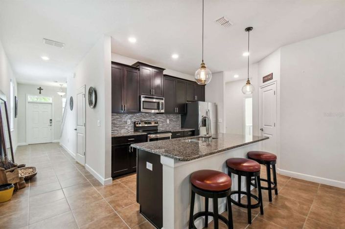 Image No.8-3 Bed Property for sale