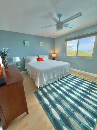 Image No.15-2 Bed Property for sale