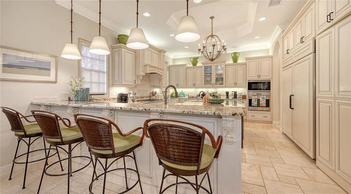 Image No.11-5 Bed Property for sale