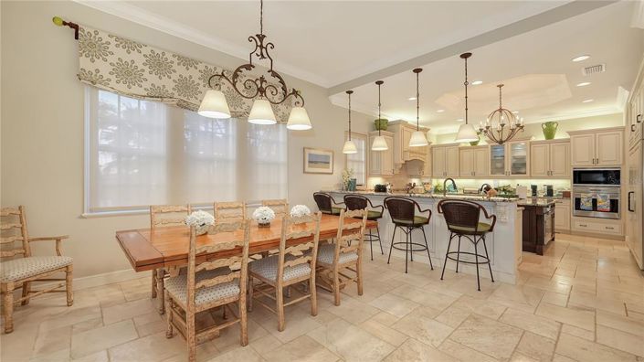 Image No.15-5 Bed Property for sale