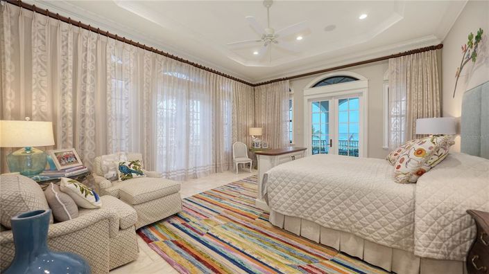 Image No.20-5 Bed Property for sale