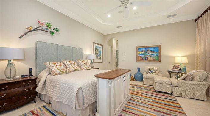 Image No.24-5 Bed Property for sale