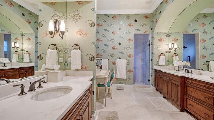 Image No.25-5 Bed Property for sale