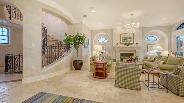 Image No.26-5 Bed Property for sale