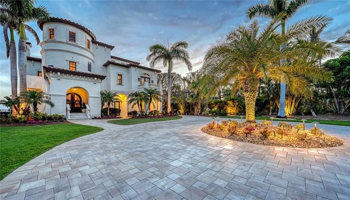 Image No.3-5 Bed Property for sale