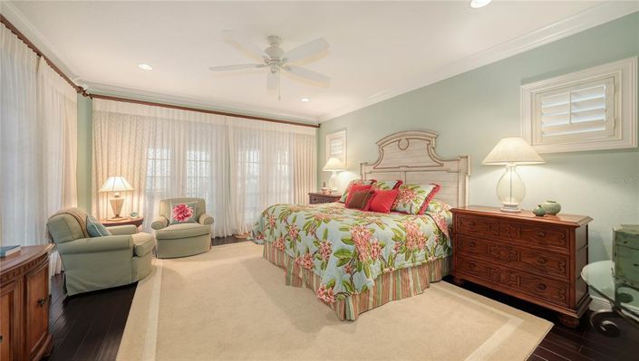 Image No.30-5 Bed Property for sale