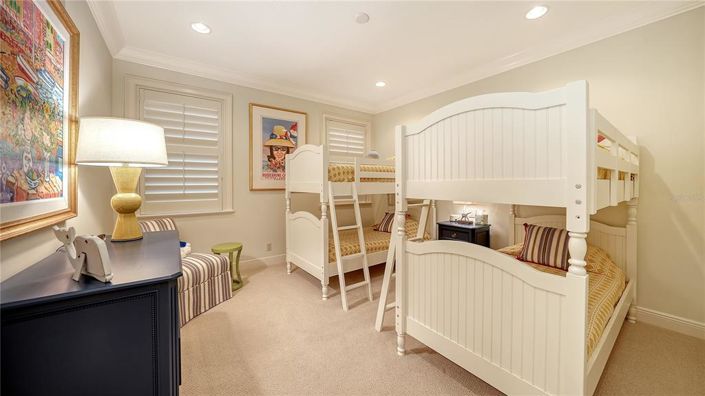 Image No.34-5 Bed Property for sale