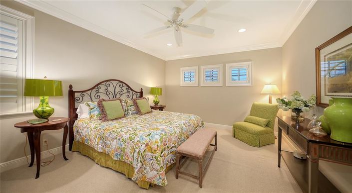 Image No.36-5 Bed Property for sale