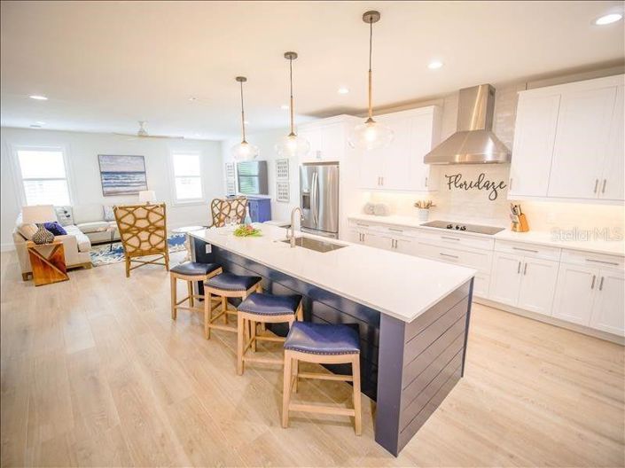 Image No.11-7 Bed Property for sale