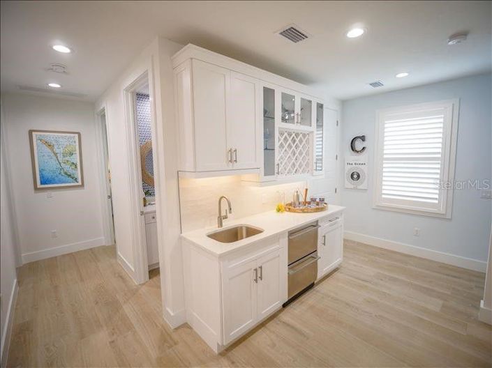 Image No.14-7 Bed Property for sale