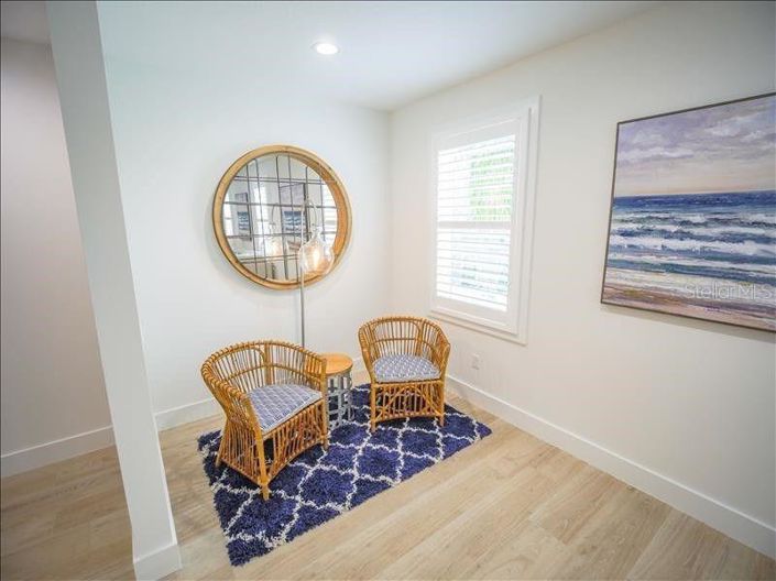 Image No.15-7 Bed Property for sale