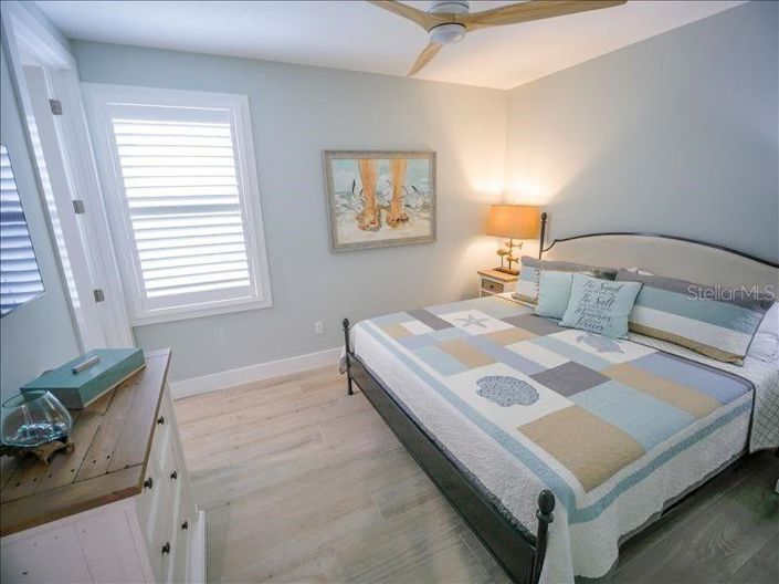 Image No.17-7 Bed Property for sale